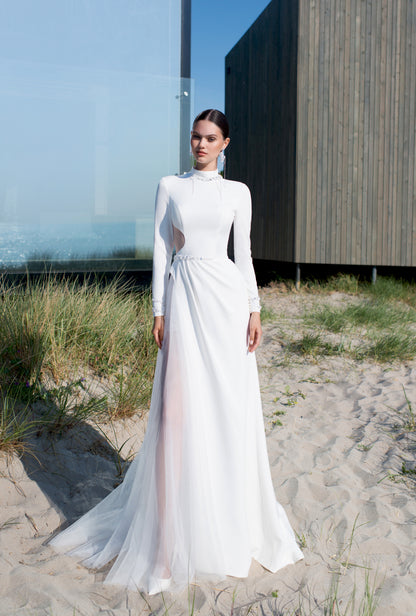 Naisi A-line High neck Off White Wedding dress