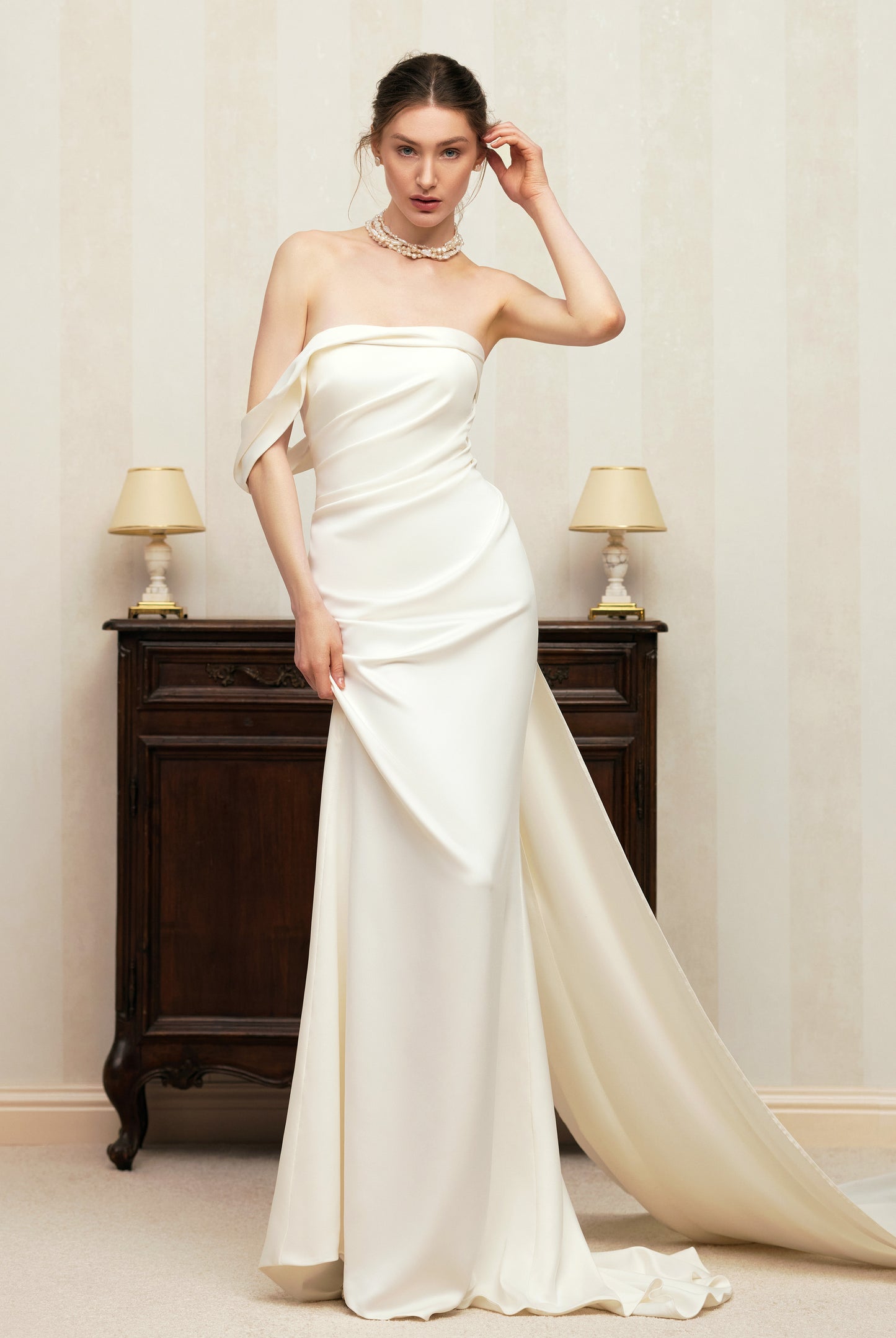 Ariellis Trumpet/Mermaid Straight across Milk Wedding dress