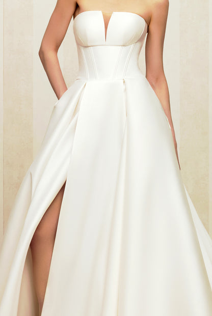 Danielin A-line Straight across Milk Wedding dress