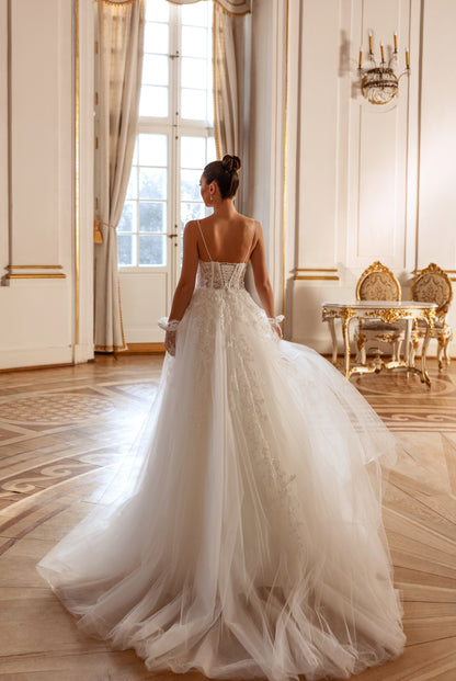 Ambre A-line Sweetheart Milk Wedding dress