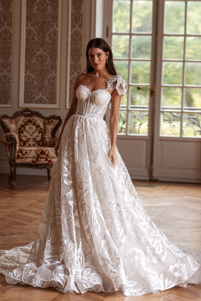 Jade-Rose A-line Sweetheart Milk Wedding dress