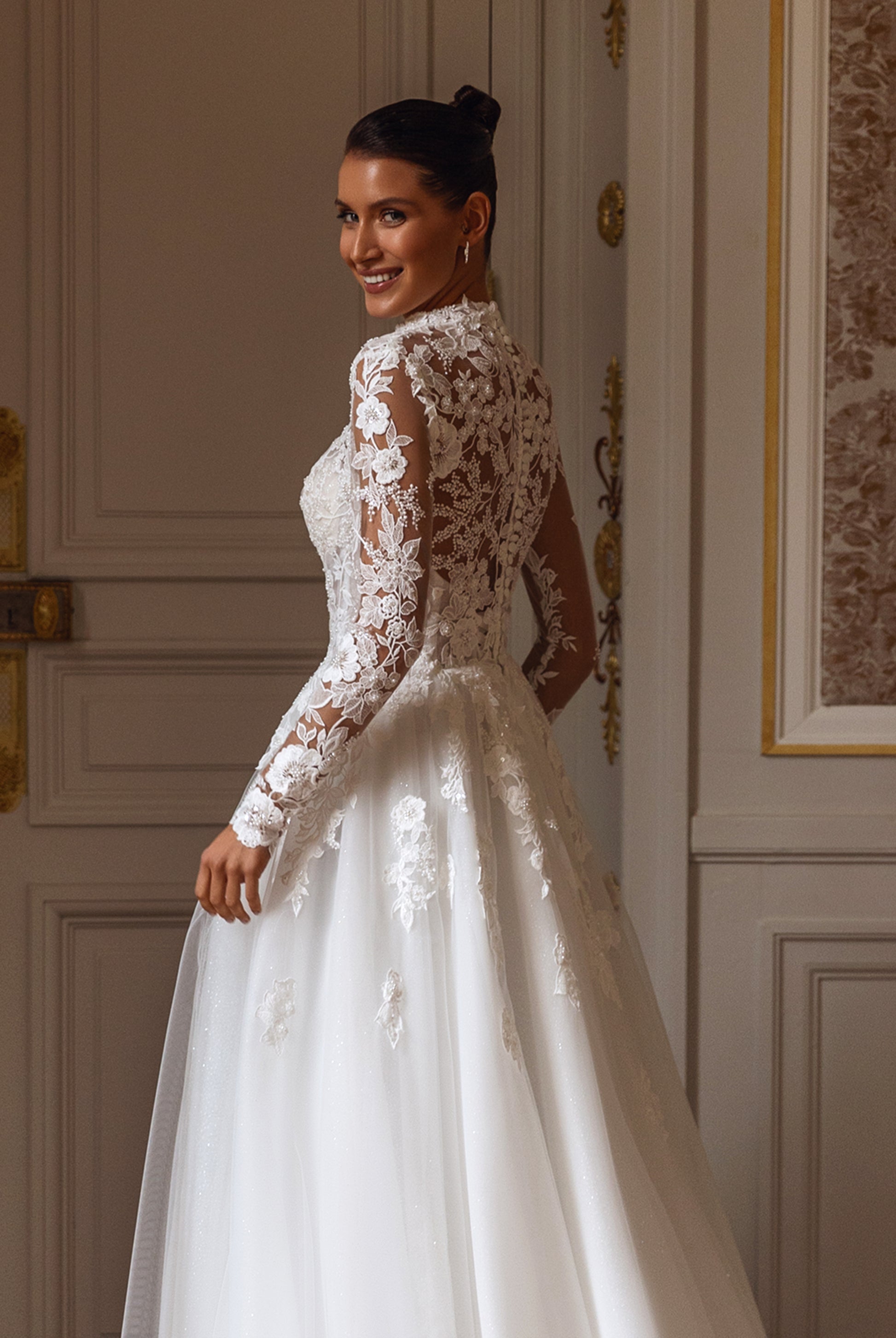 Jeanne-Marie A-line Hight neck Milk Wedding dress