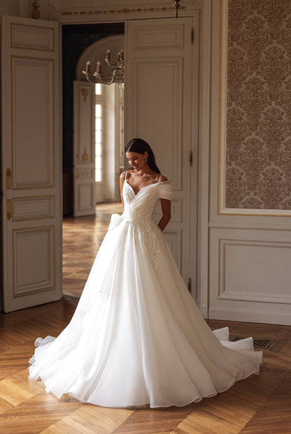 Anne-Catherine A-line Sweetheart Milk Wedding dress