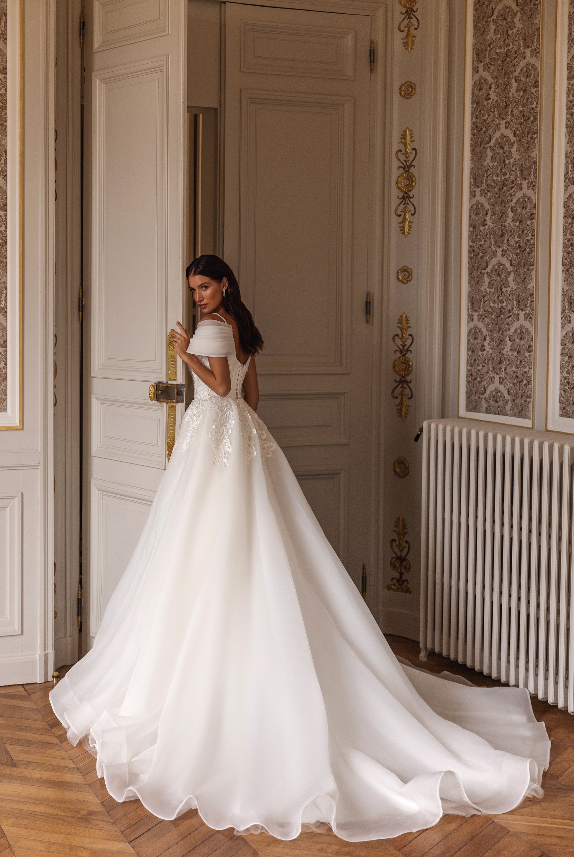 Anne-Catherine A-line Sweetheart Milk Wedding dress