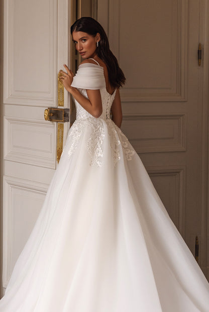 Anne-Catherine A-line Sweetheart Milk Wedding dress