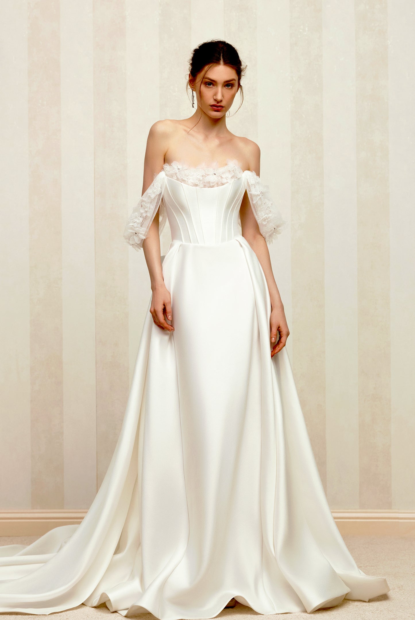 Dolorosa A-line Off-shoulder/Drop shoulders Milk Wedding dress