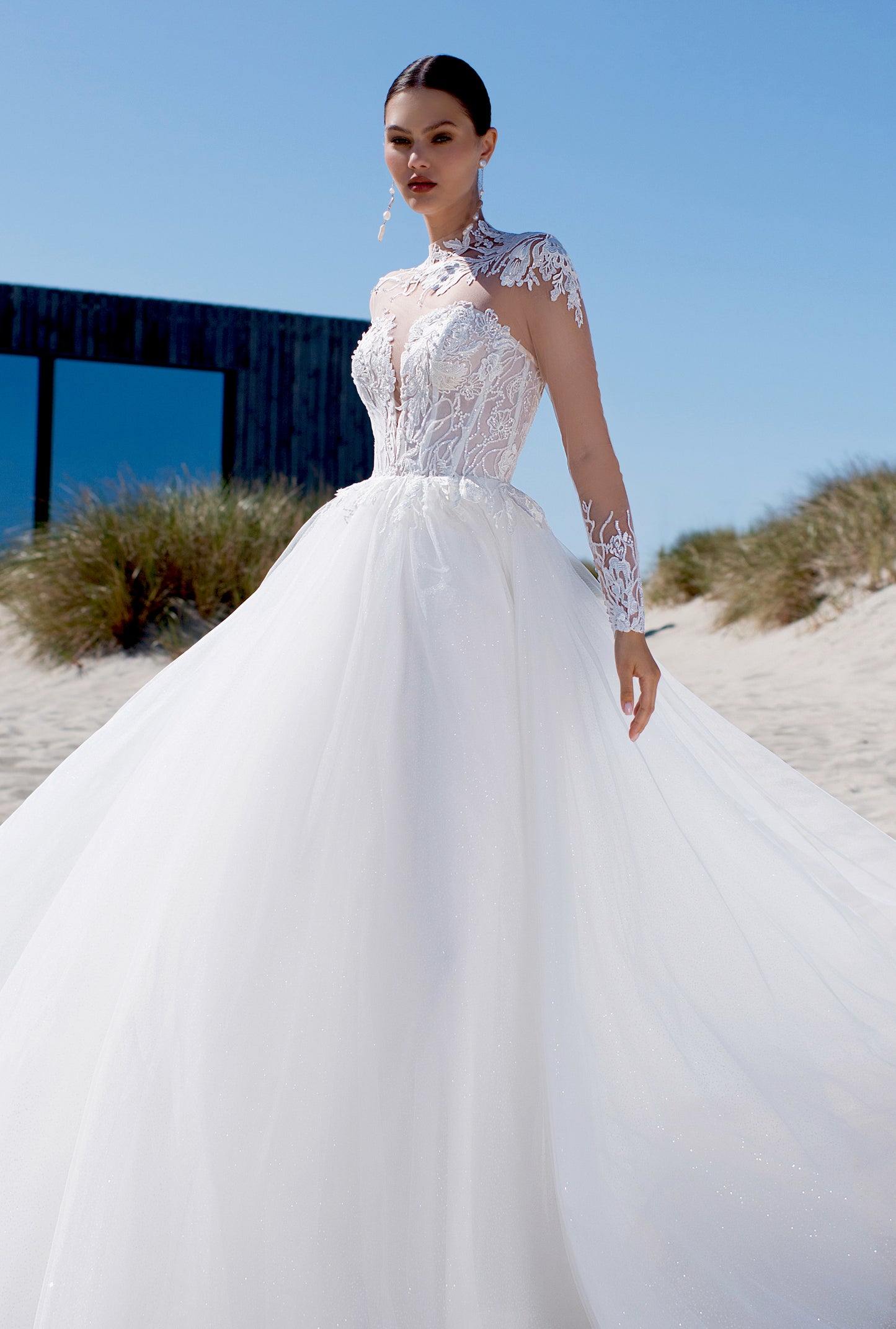 Lusta A-line Illusion Off-white Wedding dress