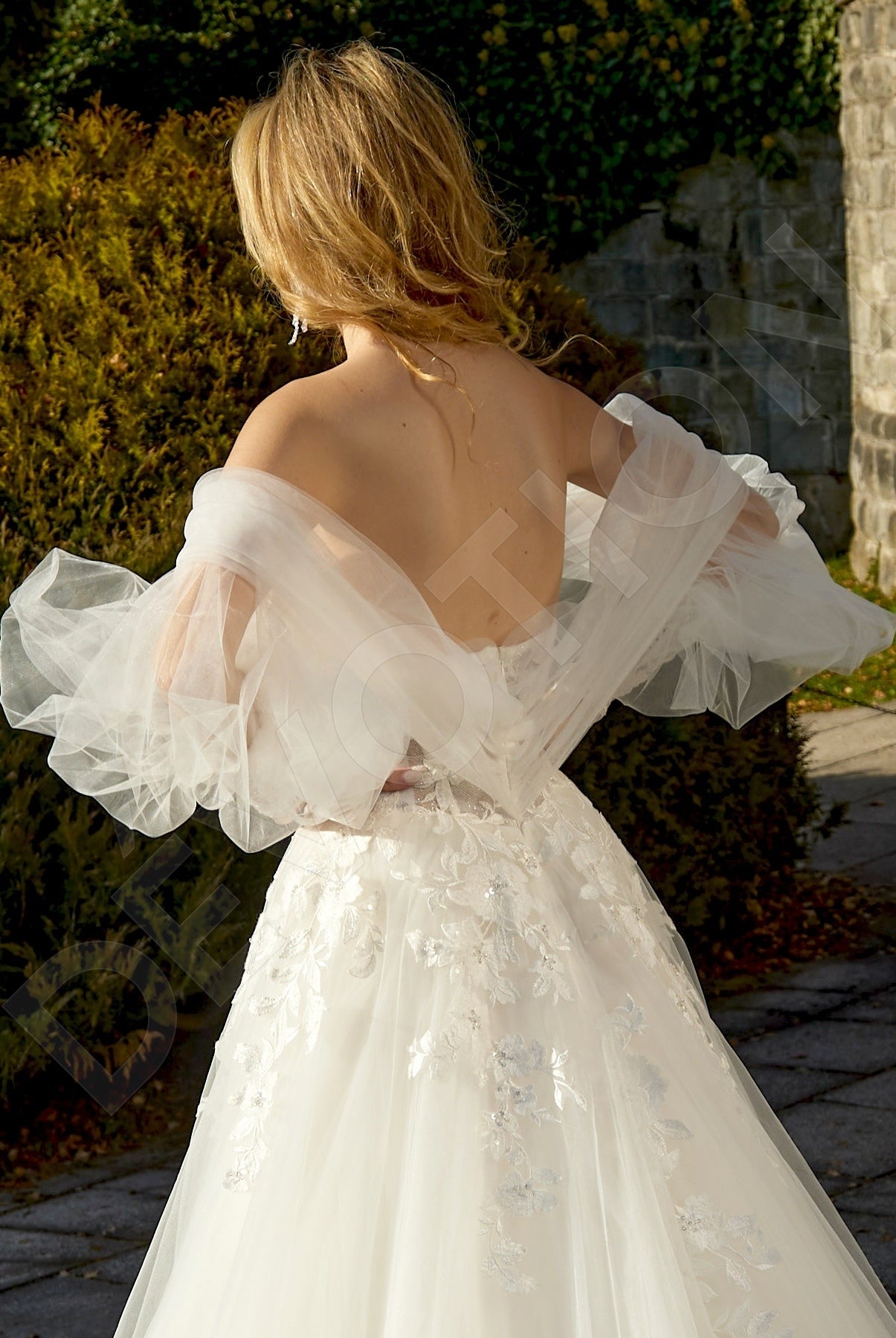 Average price of berta wedding dress sale