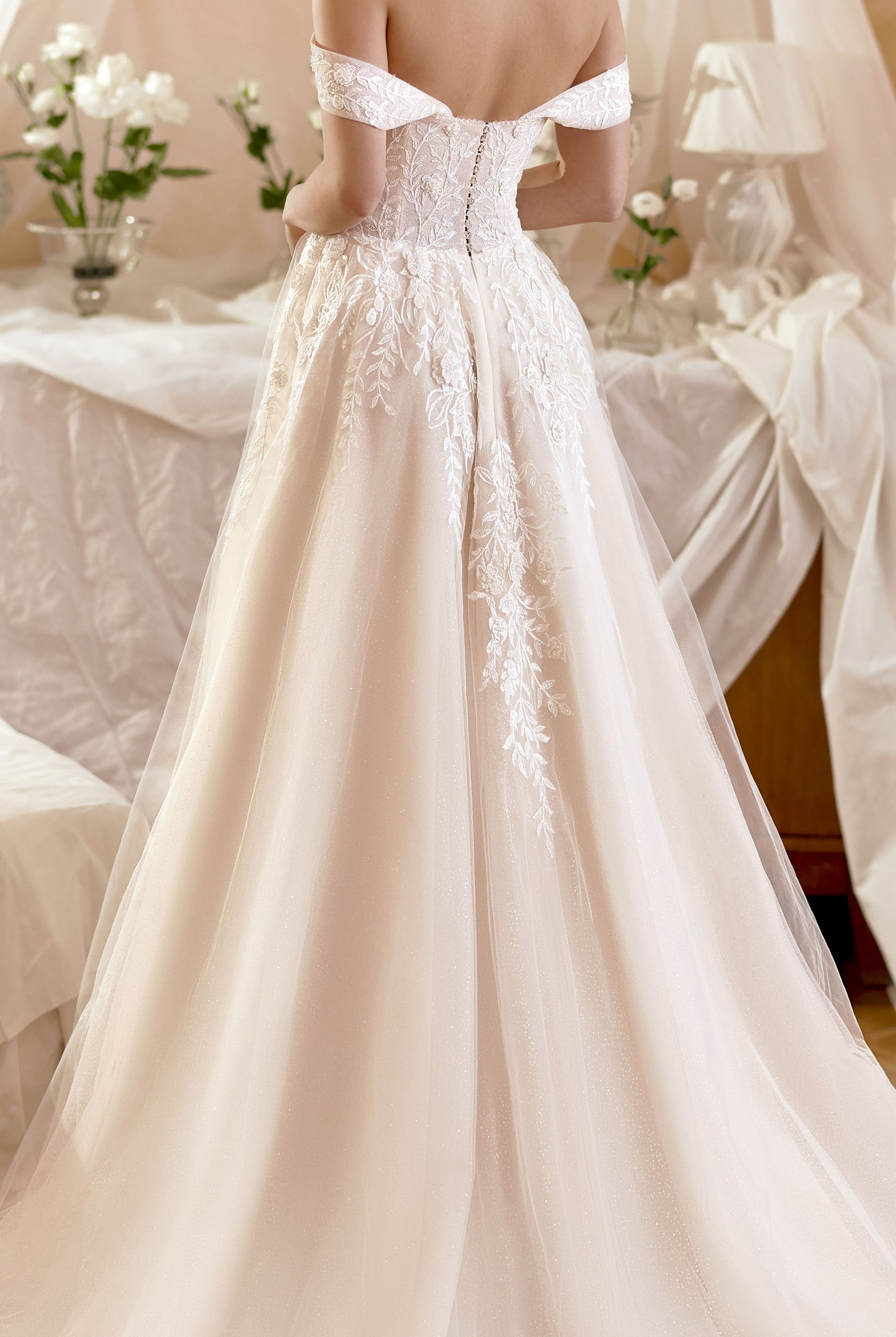 Alica A-line Off-shoulder/Drop shoulders Milk/Nude Wedding dress