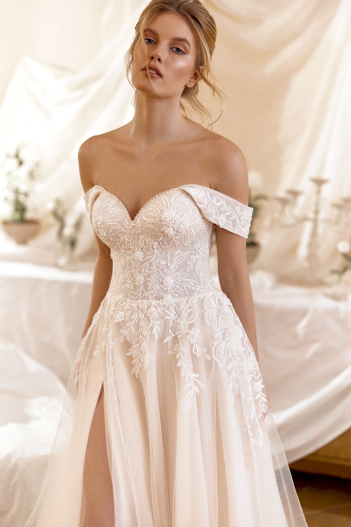 Alica A-line Off-shoulder/Drop shoulders Milk/Nude Wedding dress