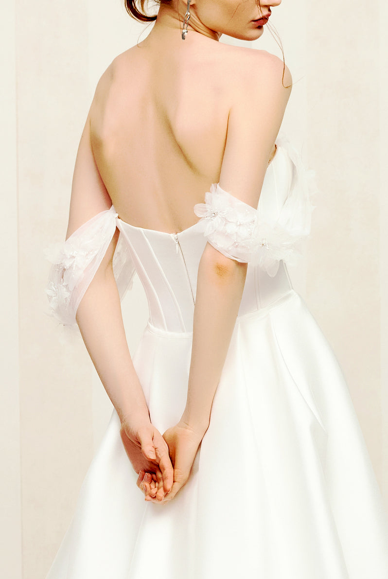 Dolorosa A-line Off-shoulder/Drop shoulders Milk Wedding dress