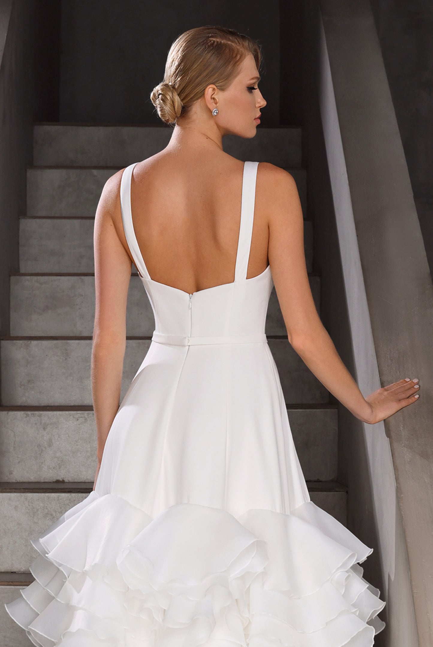 Barbaris A-line Deep V-neck Milk Wedding dress