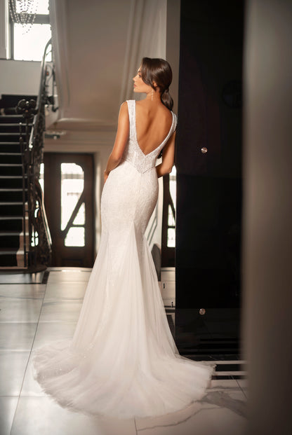 Betsy Trumpet/Mermaid V-neck Ivory Wedding dress