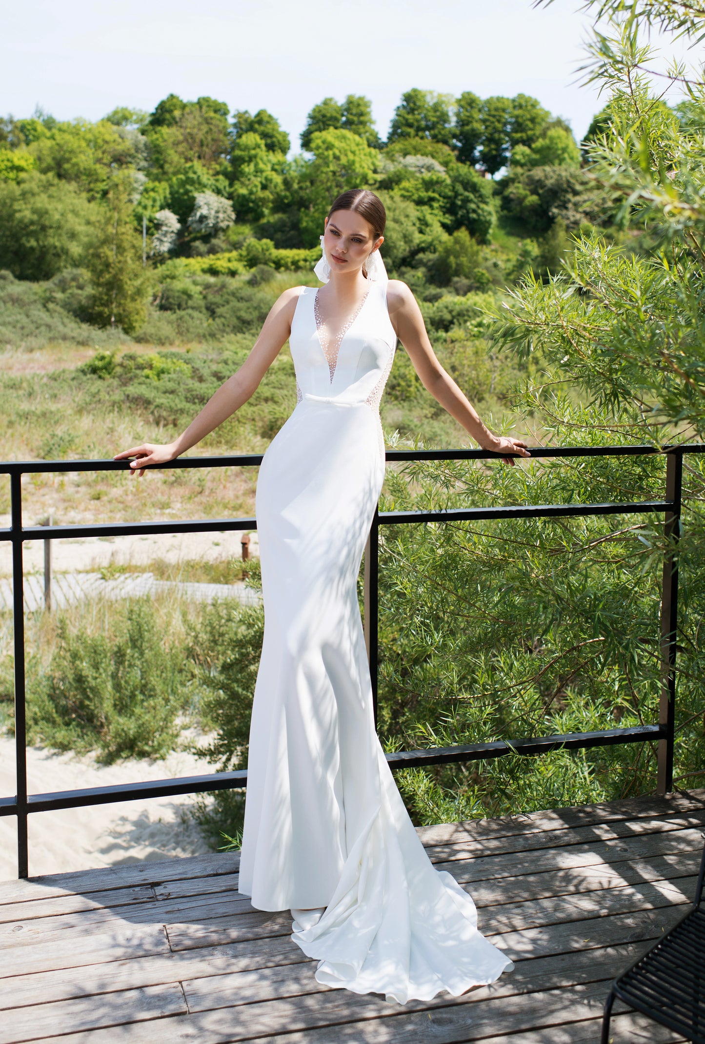 Brintia Trumpet/Mermaid Deep V-neck Off White Wedding dress