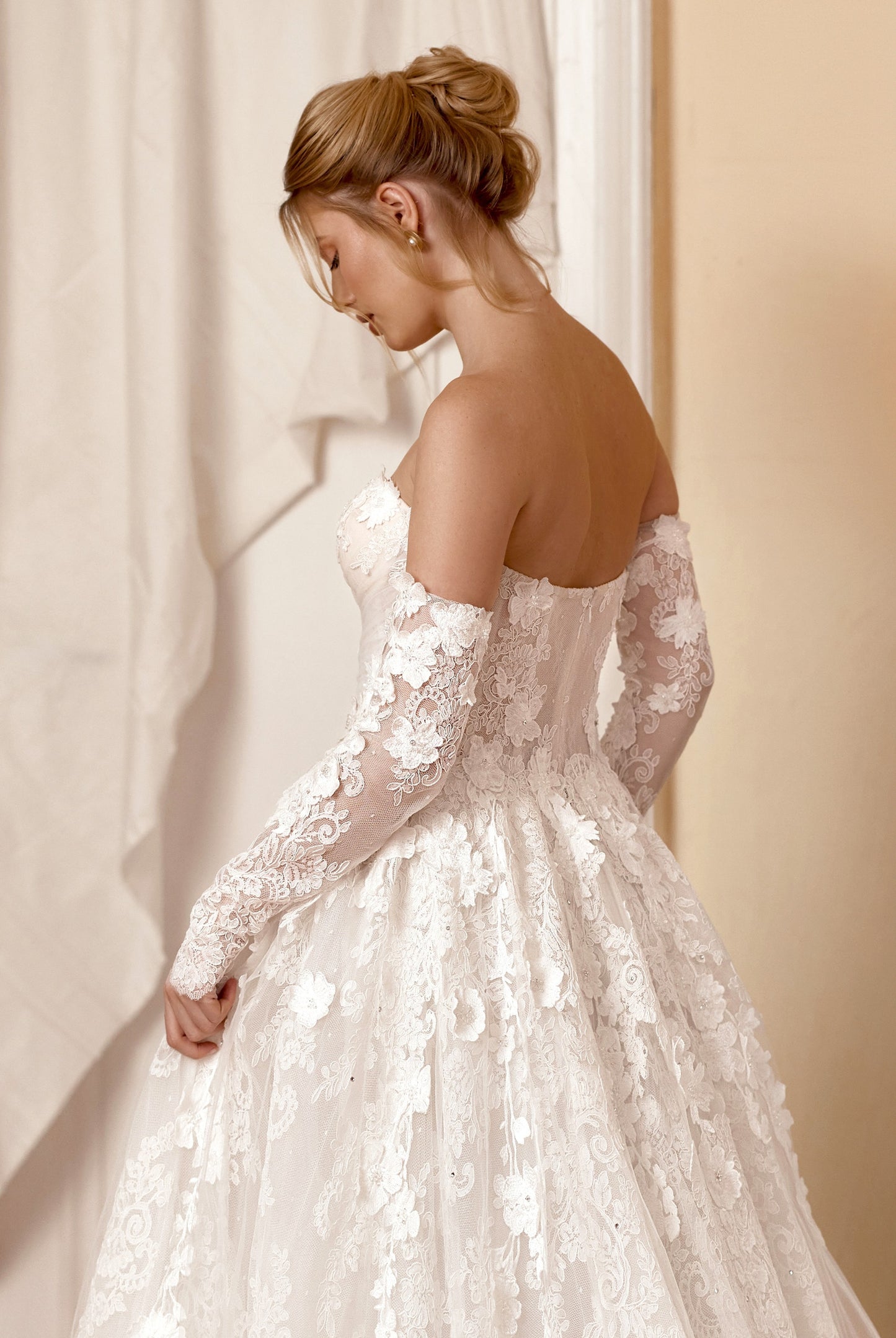 Carmen A-line Sweetheart Milk Wedding dress