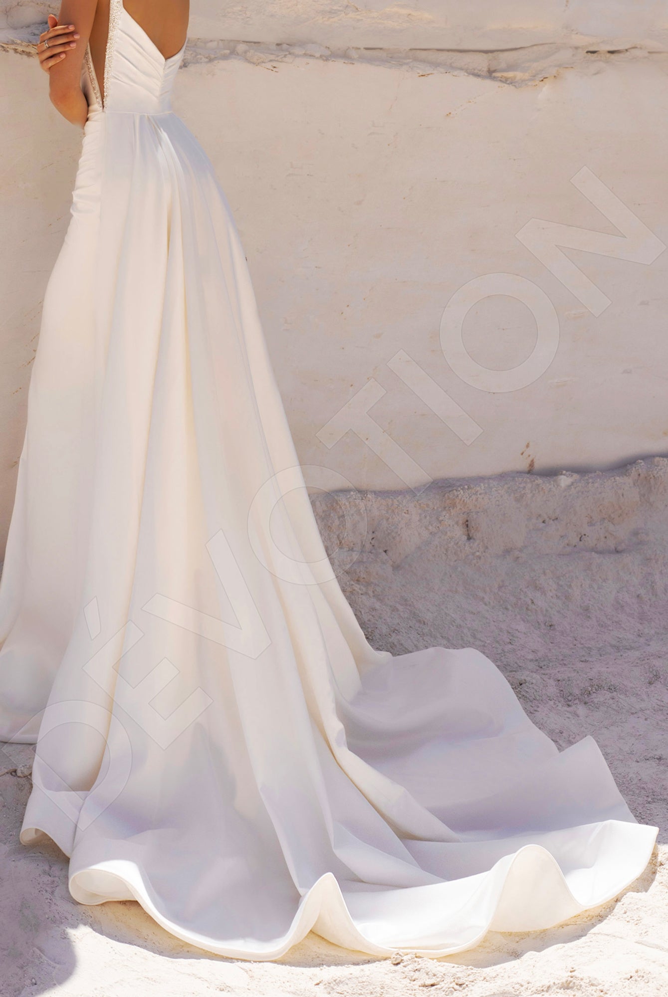 Chloes Trumpet/Mermaid Straight across Ivory Wedding dress