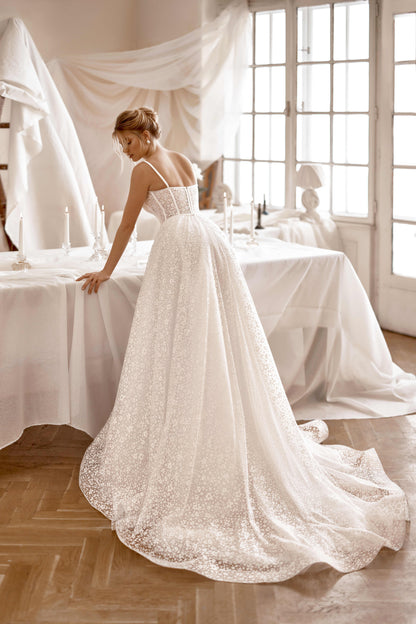 Elarana A-line Scoop Milk Wedding dress