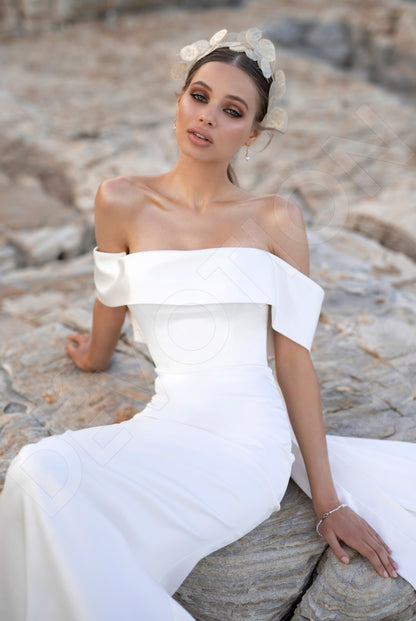 Eva Trumpet/Mermaid Off-shoulder Ivory Wedding dress