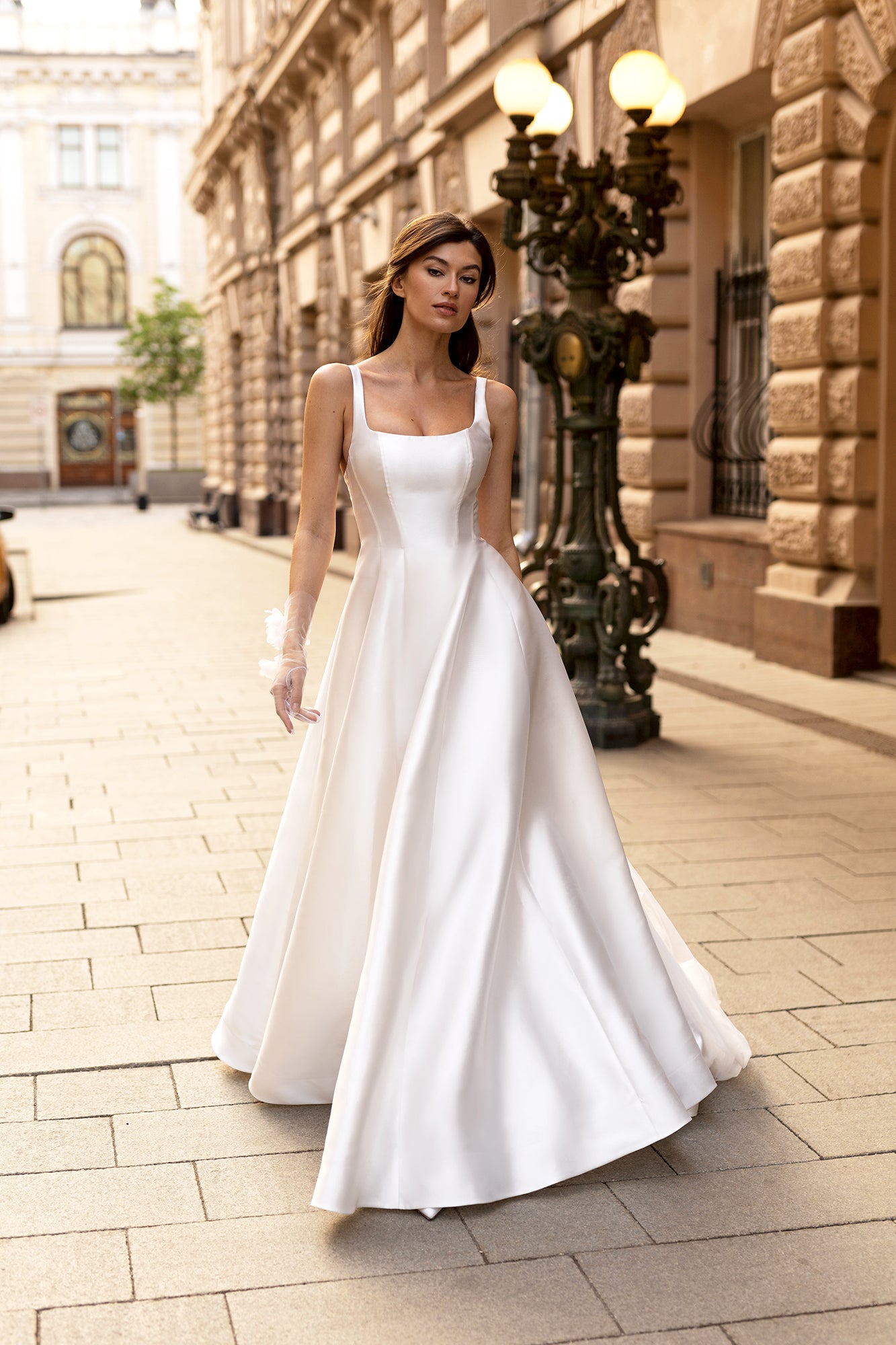 Linda A-line Square Milk Wedding dress