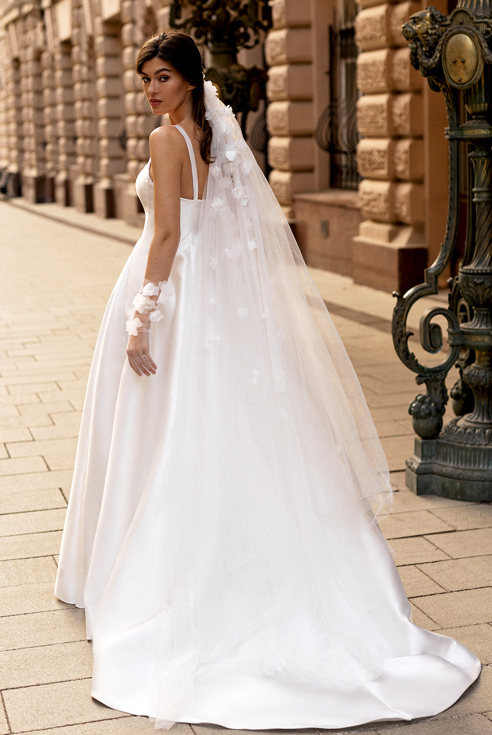 Linda A-line Square Milk Wedding dress