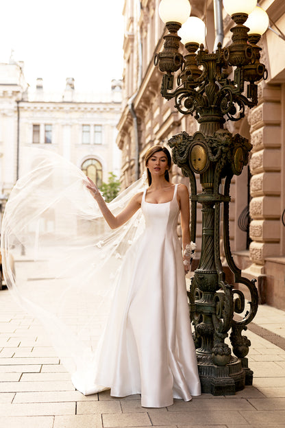 Linda A-line Square Milk Wedding dress