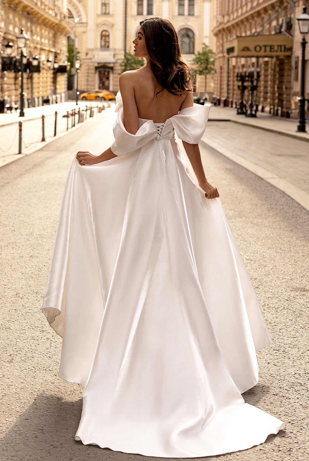 Liatris A-line Off-shoulder/Drop shoulders Milk Wedding dress