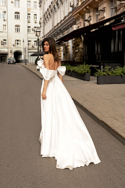 Liatris A-line Off-shoulder/Drop shoulders Milk Wedding dress