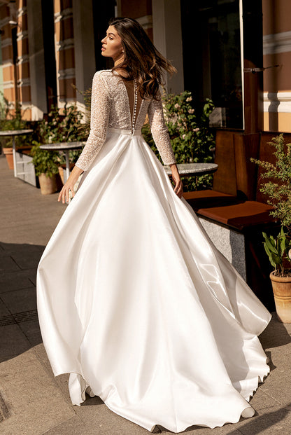 Krus A-line Deep V-neck Milk Wedding dress