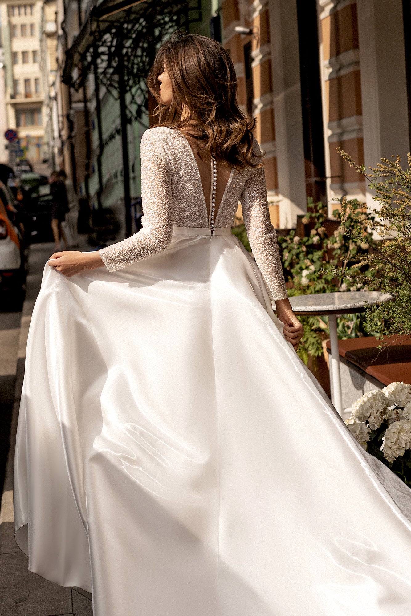 Krus A-line Deep V-neck Milk Wedding dress