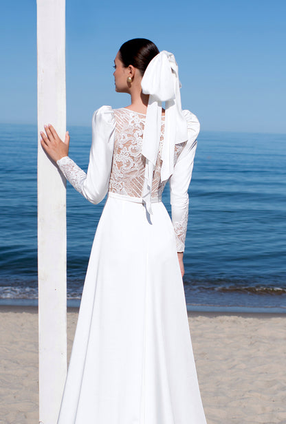 Ilit A-line Deep V-neck Off White Wedding dress