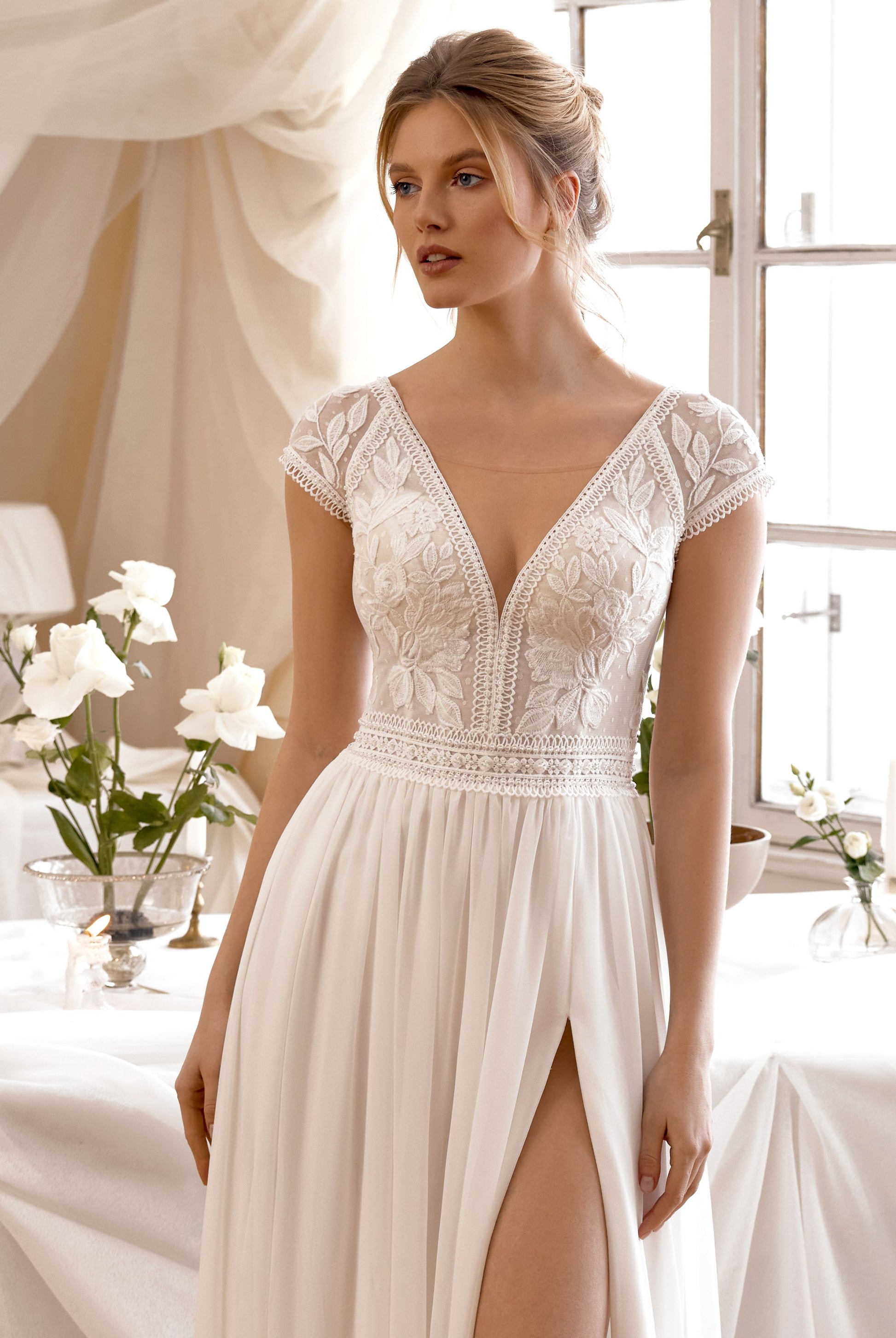 Juliena A-line V-neck Milk Wedding dress