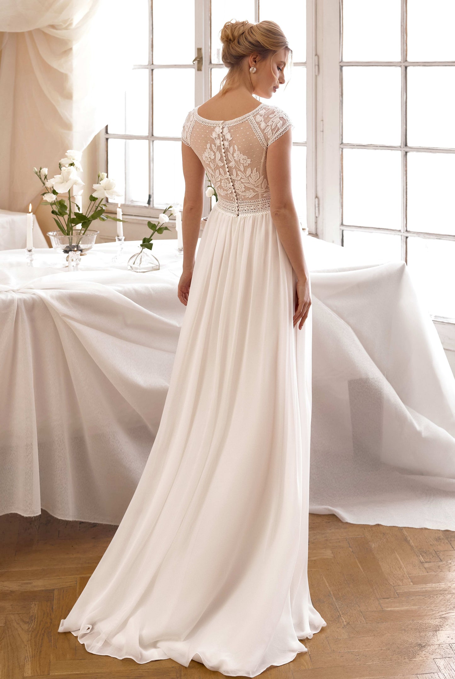 Juliena A-line V-neck Milk Wedding dress