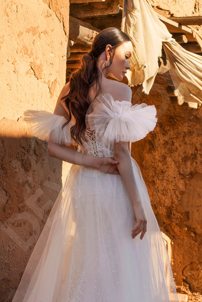 Konlita A-line Sweetheart Off White Wedding dress