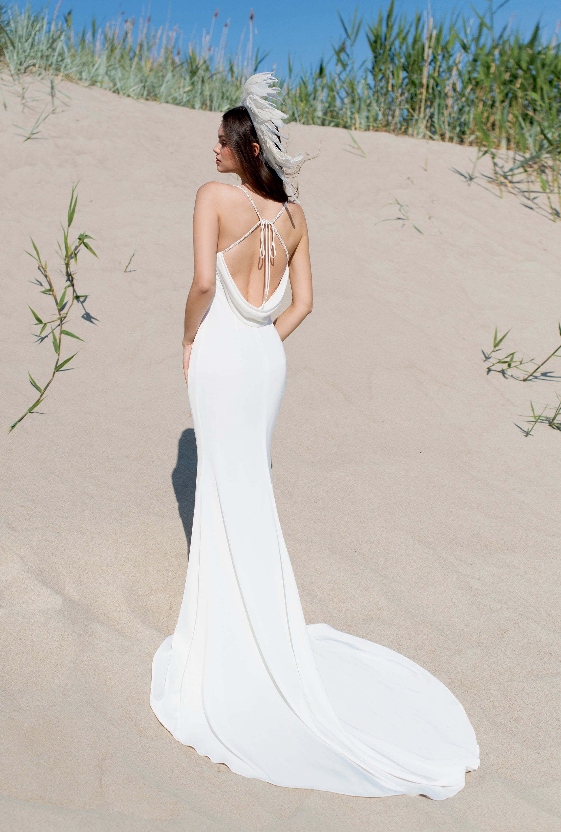 Liva Trumpet/Mermaid V-neck Off-white Wedding dress