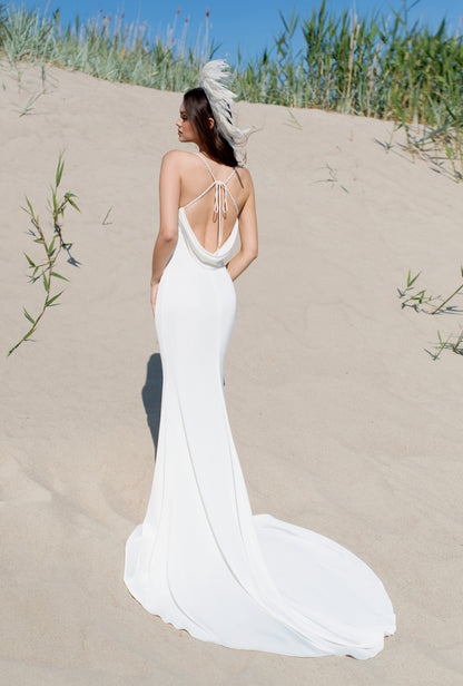 Liva Trumpet/Mermaid V-neck Off-white Wedding dress