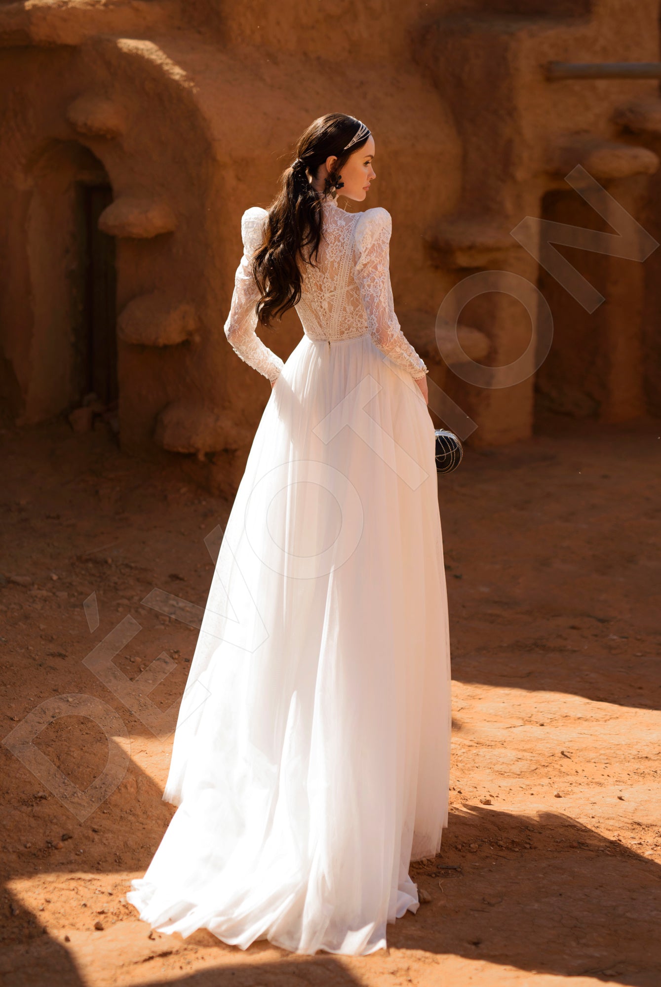 Milusa A-line Hight Neck Off White Wedding dress