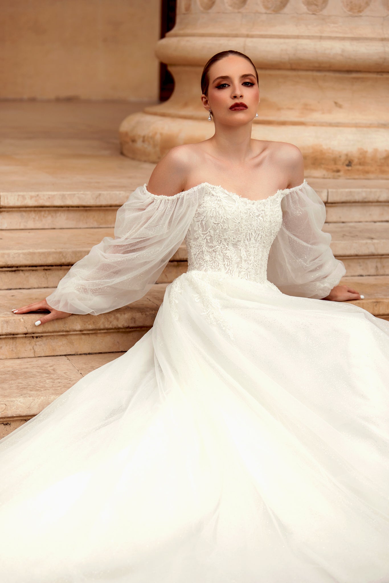 Daphnie A-line Off-shoulder/Drop shoulders Ivory Wedding dress