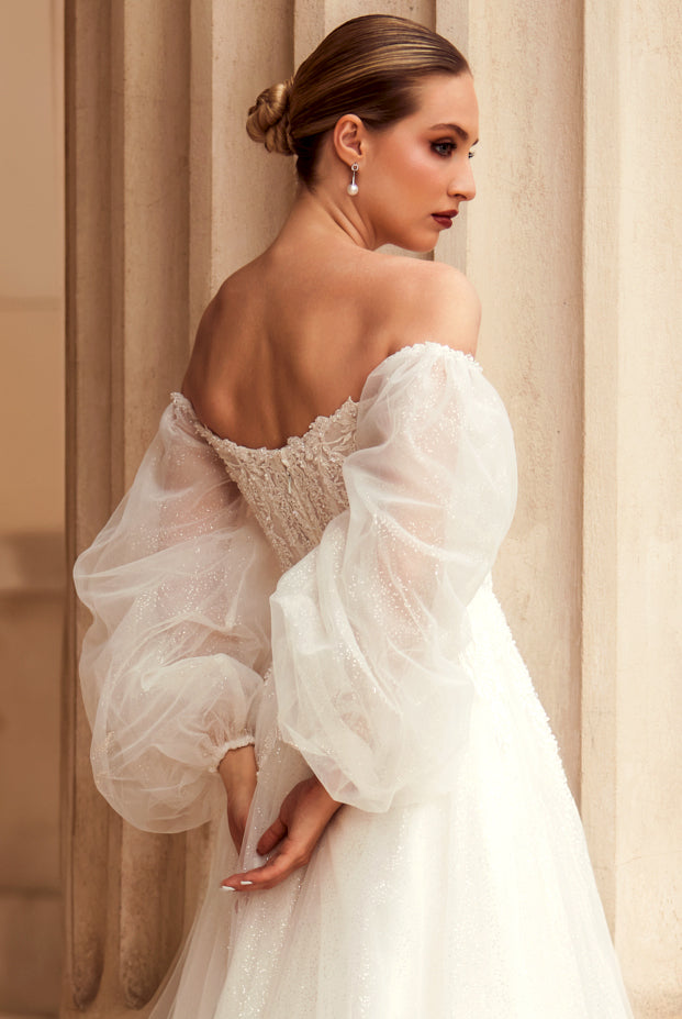 Daphnie A-line Off-shoulder/Drop shoulders Ivory Wedding dress