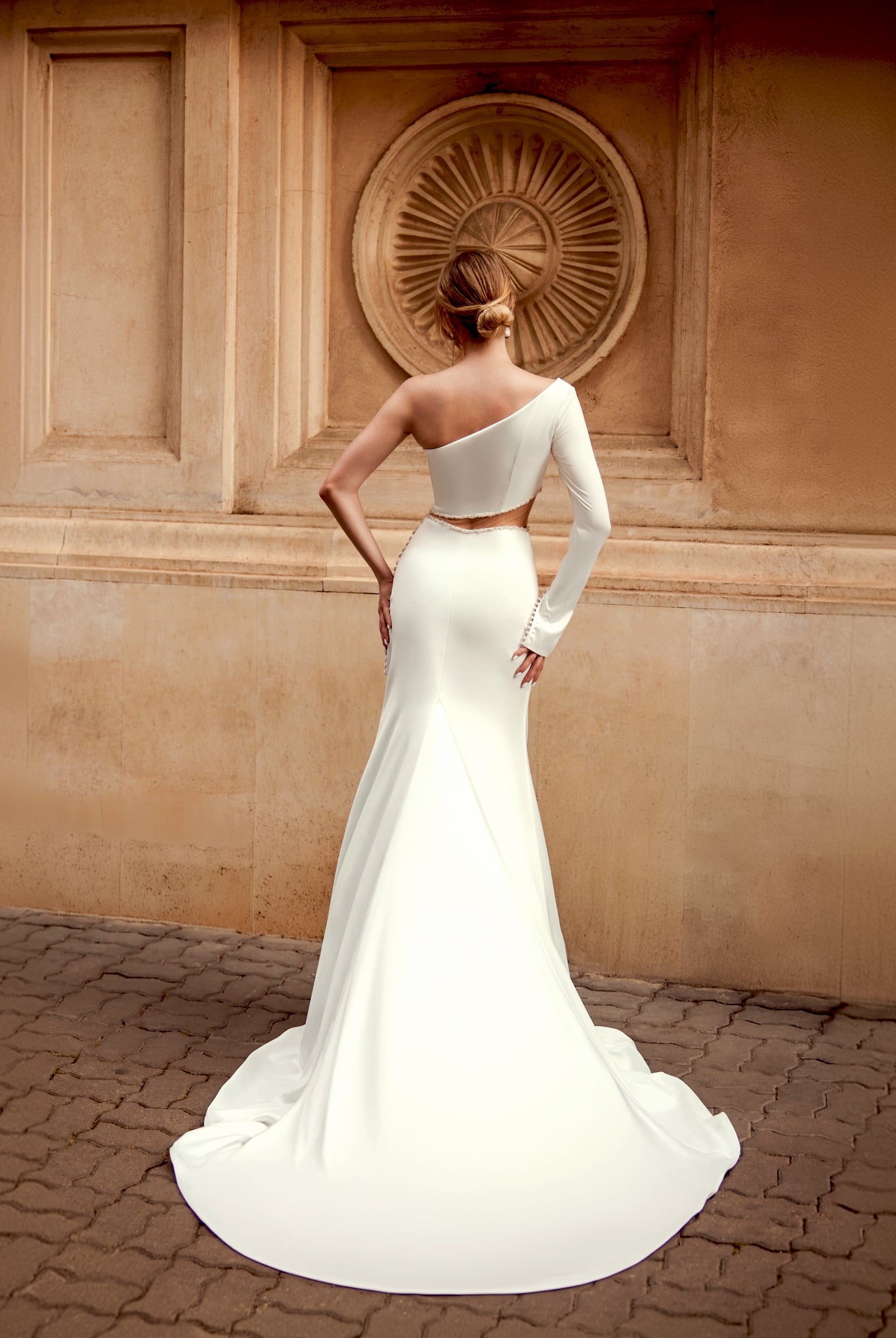 Infinita Trumpet/Mermaid Asymmetric/One shoulder Ivory Wedding dress