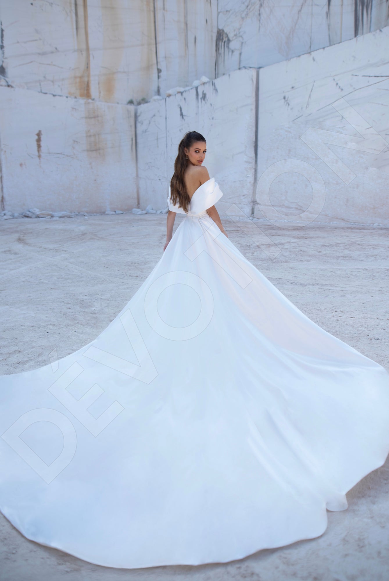 Olga A-line Sweetheart Ivory Wedding dress