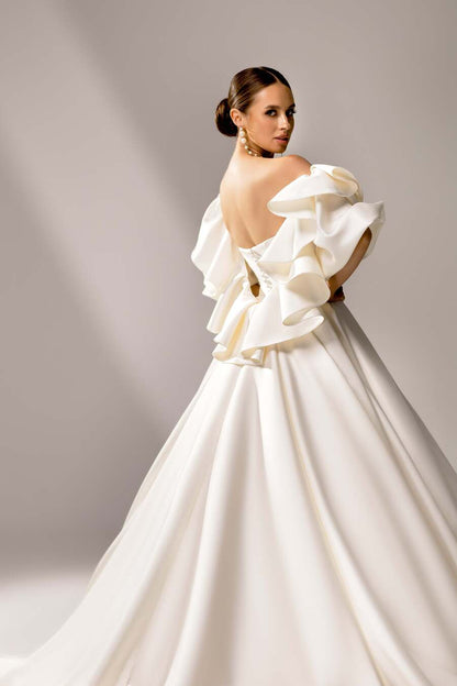 Anara Princess/Ball Gown Sweetheart Milk Wedding dress