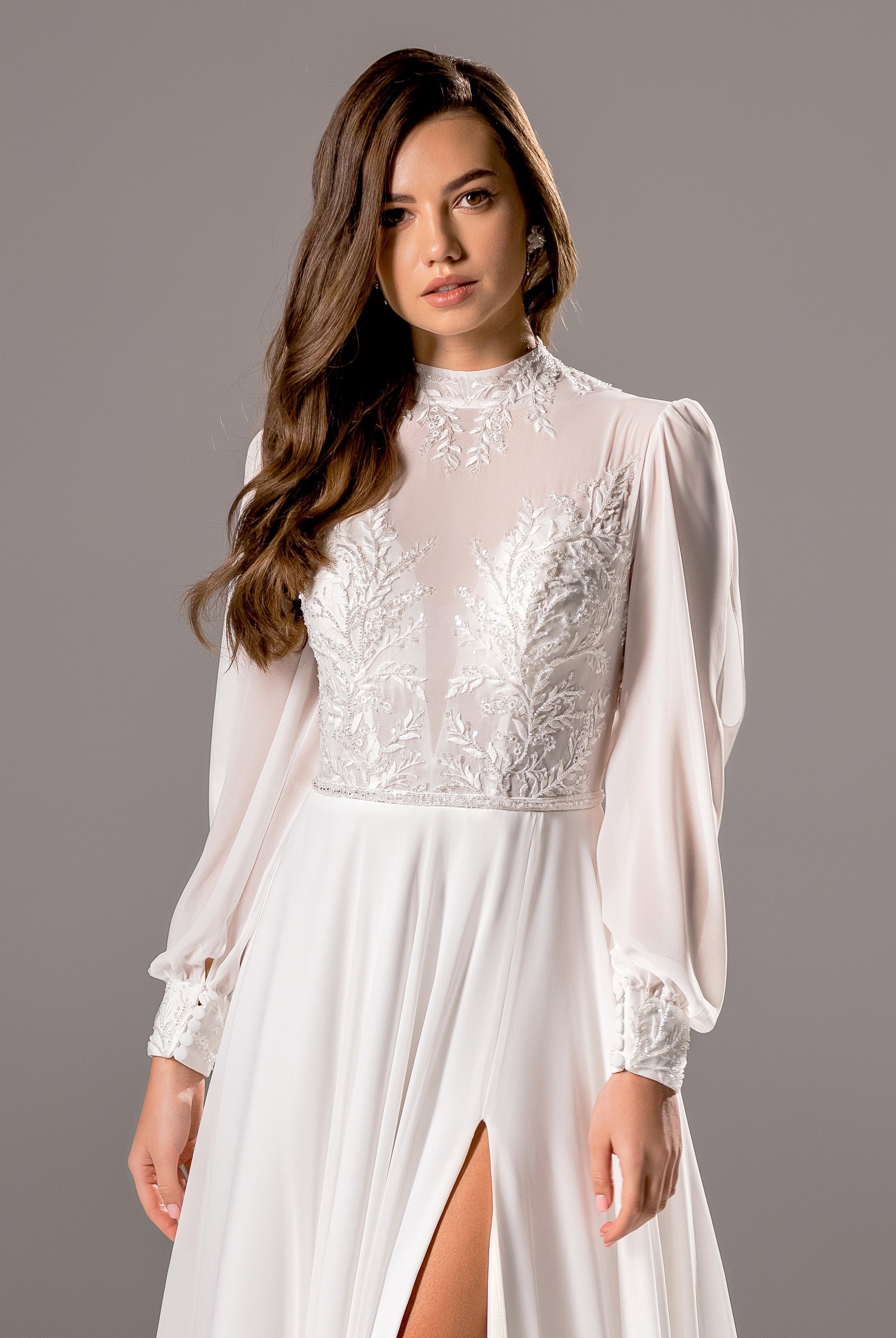 Bevin A-line High neck Milk Wedding dress