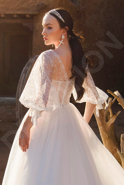 Savantia A-Line Sweetheart Off White Wedding dress