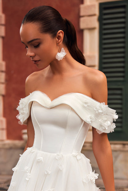 Selestia A-line Off-shoulder/Drop shoulders Ivory Wedding dress