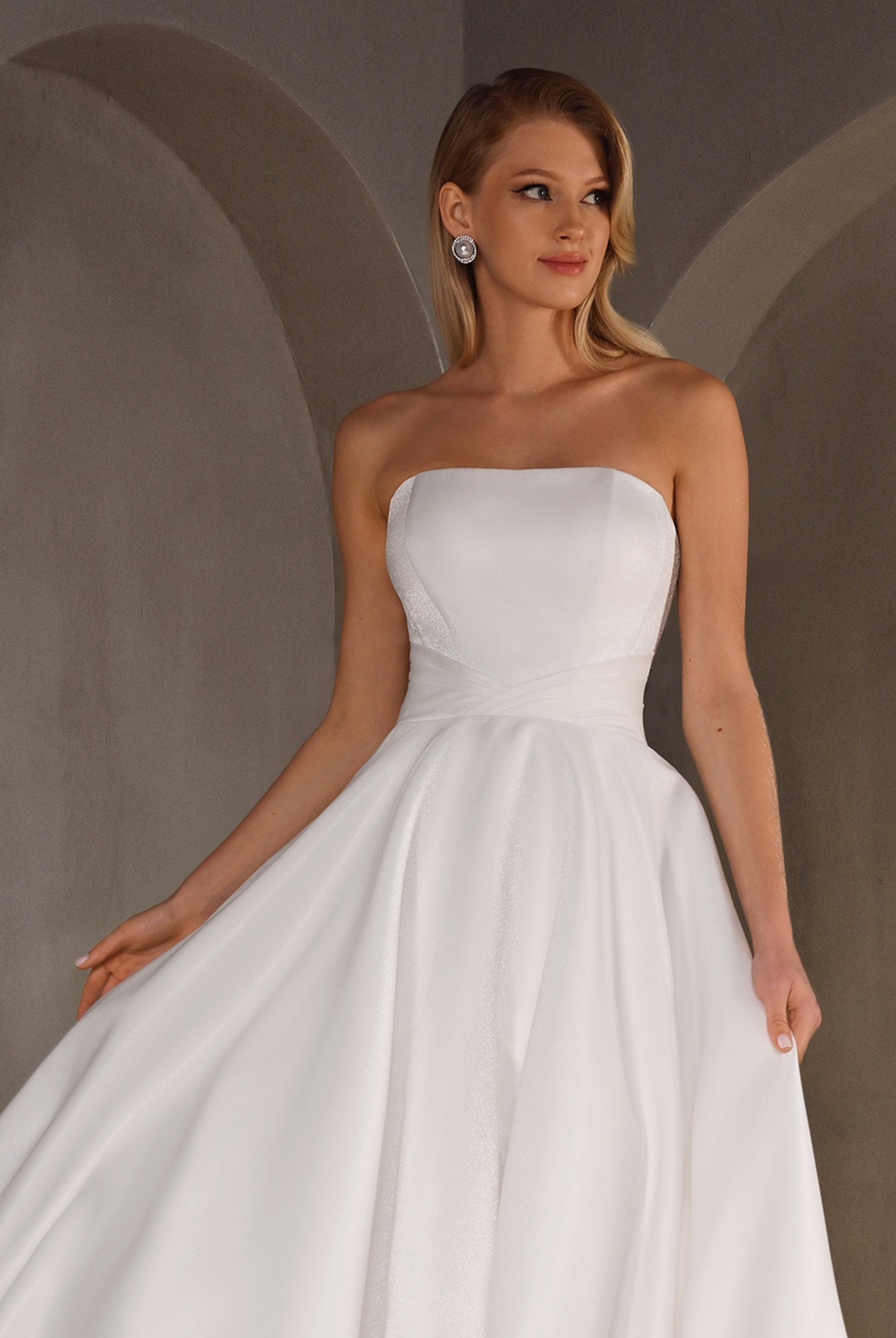 Virsavie A-line Straight across Milk Wedding dress