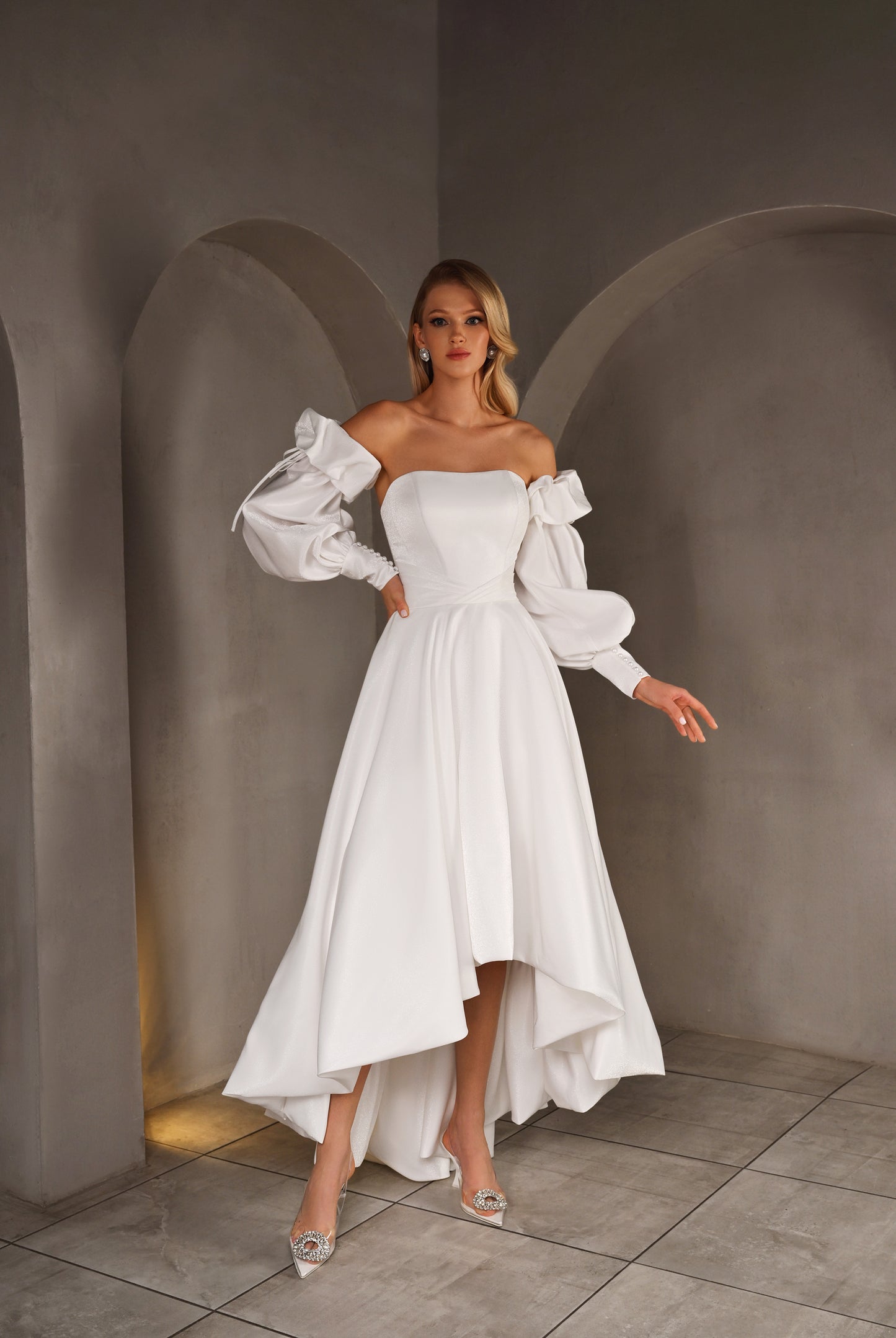 Virsavie A-line Straight across Milk Wedding dress