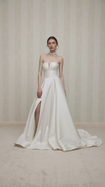 Danielin A-line Straight across Milk Wedding dress