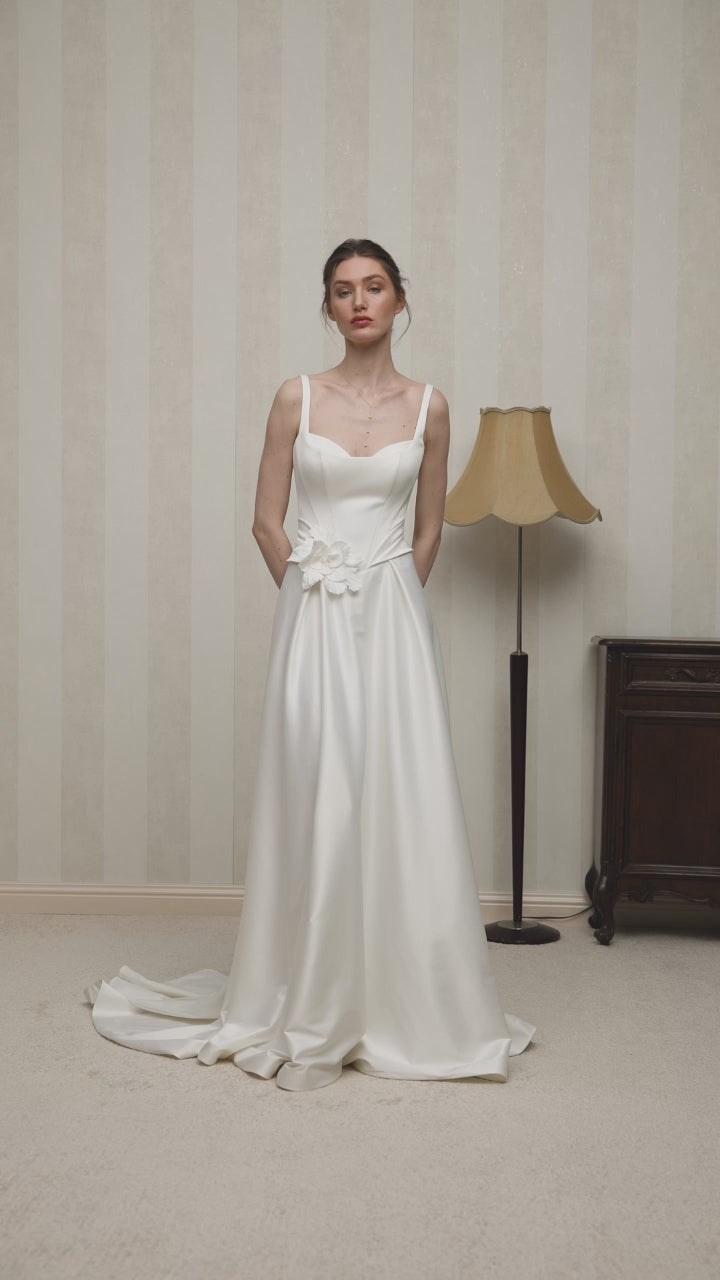 Olma A-line Sweetheart Milk Wedding dress