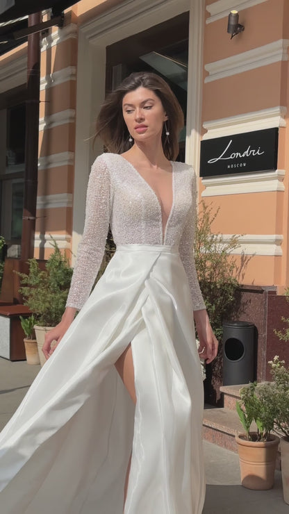 Krus A-line Deep V-neck Milk Wedding dress