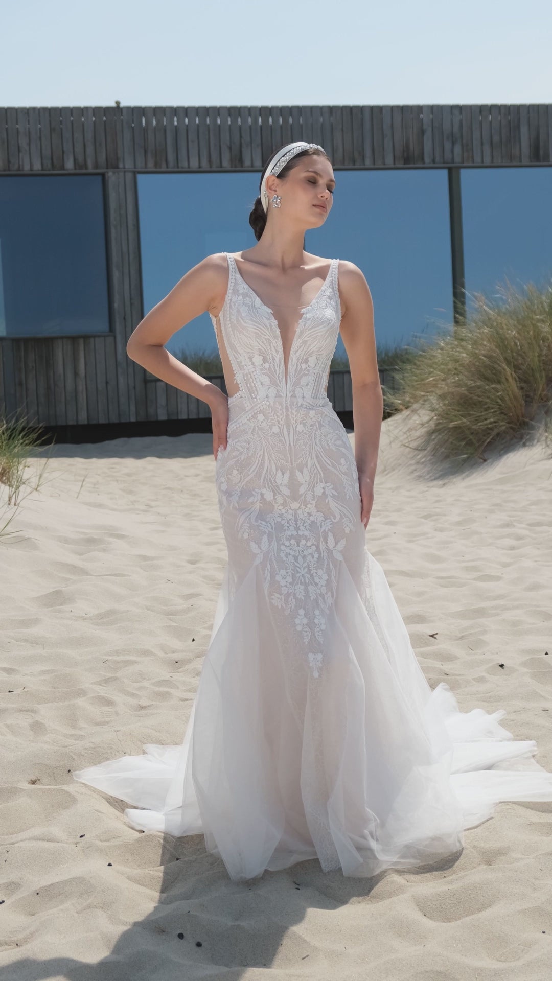 Gvioria Trumpet/Mermaid Deep V-neck Off White Wedding dress video